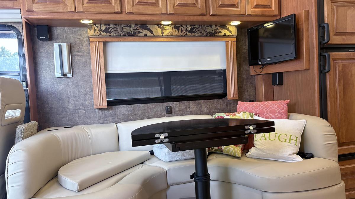 Used 2011 Tiffin Breeze M-28BR