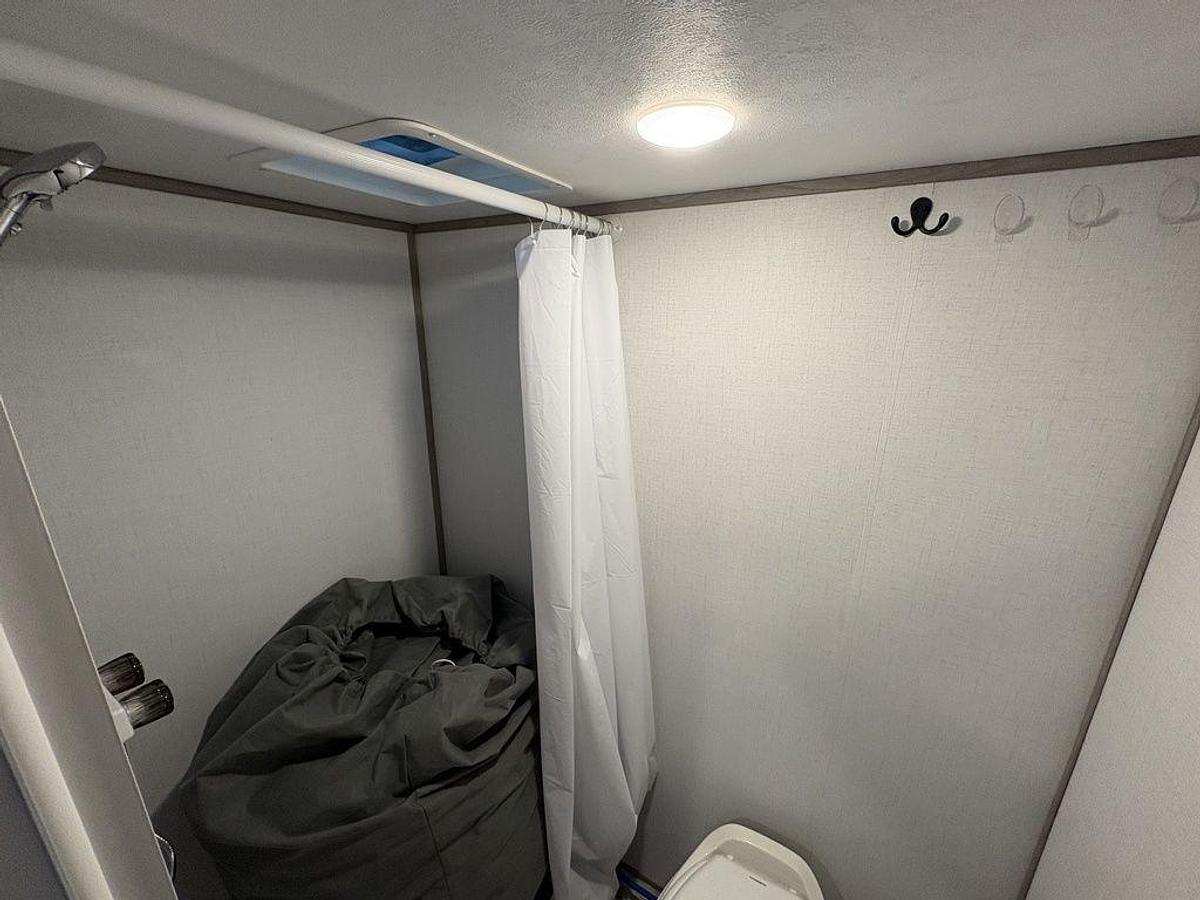 Used 2024 Coleman RV Lantern 17B