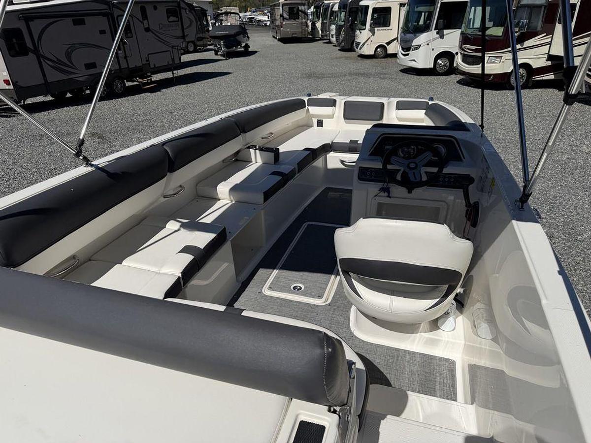 Used 2021 Bayliner DX2000