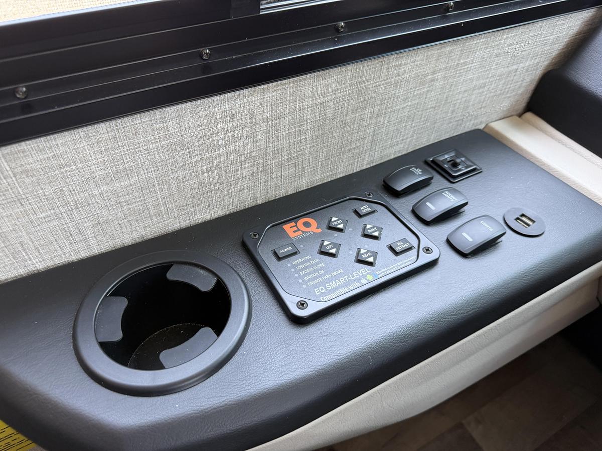 Used 2023 Jayco precept 31UL