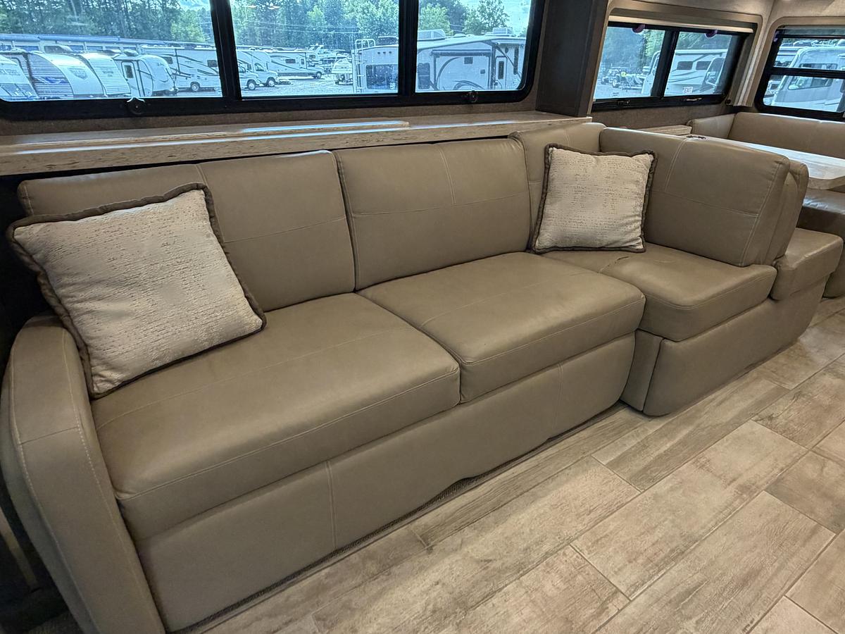 Used 2021 Thor Venetian