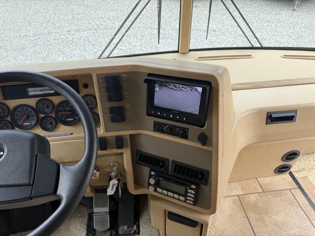 Used 2007 Winnebago Journey 39K