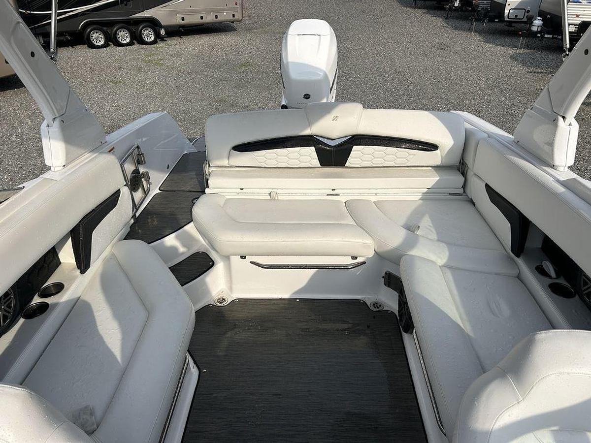 Used 2023 Four Winns HD8