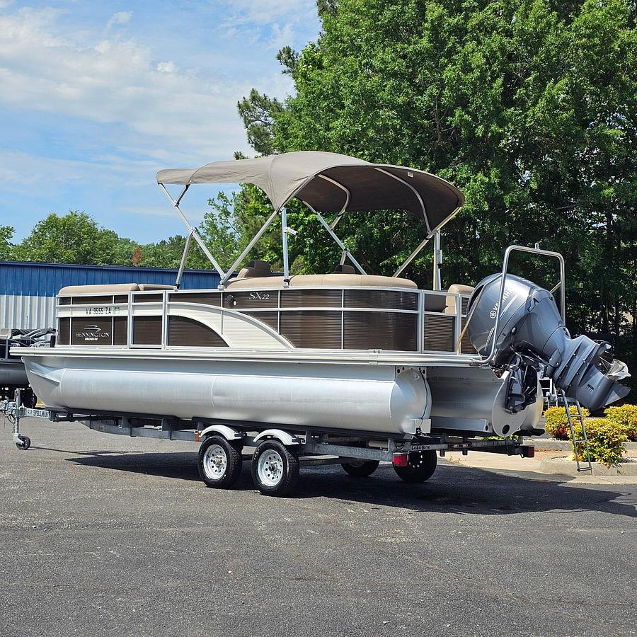 Used 2020 Bennington 22 SXP