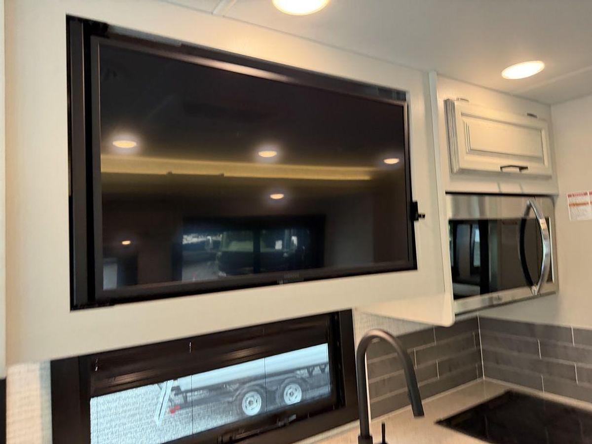 Used 2024 Entegra Vision XL 36A