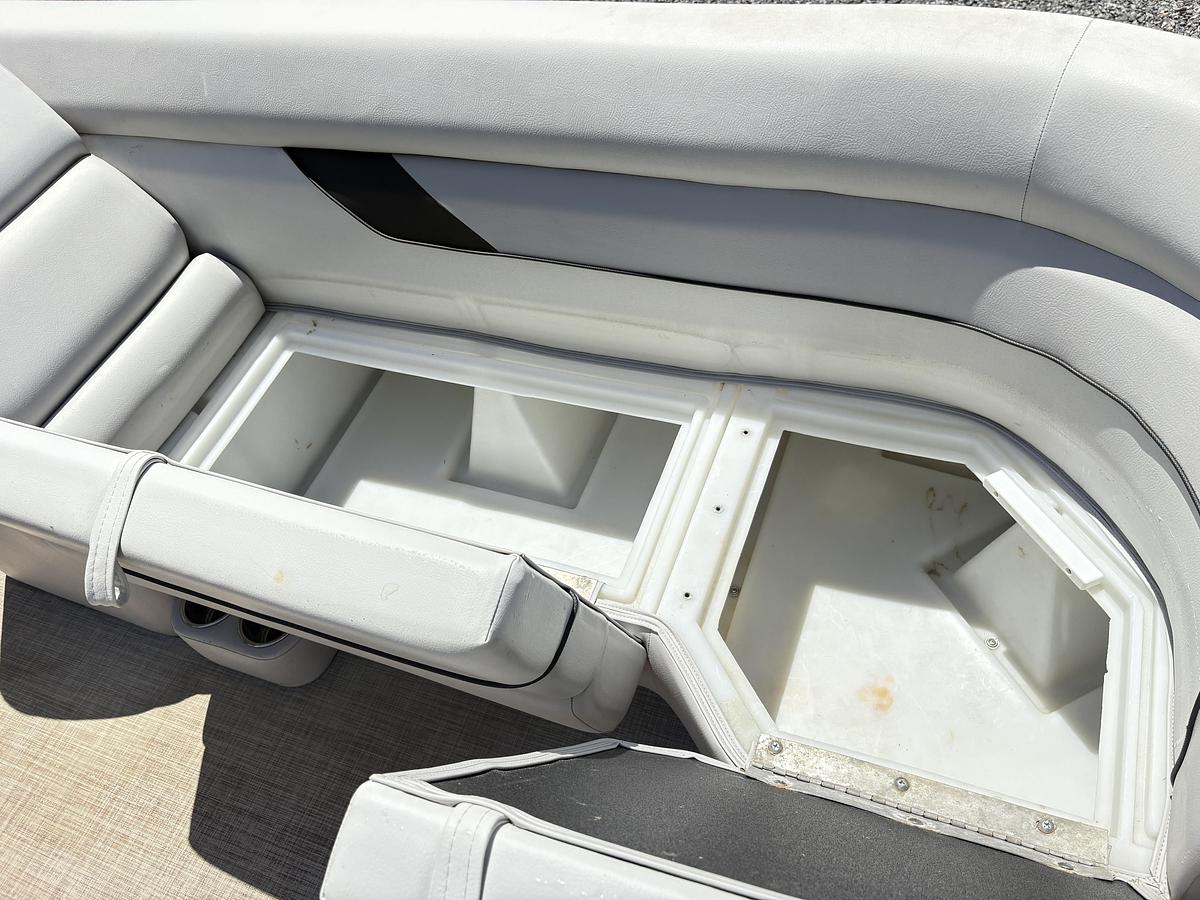 Used 2022 Sun Tracker Select 22RF