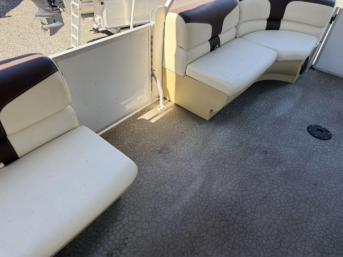 Used 2021 Lexington 321
