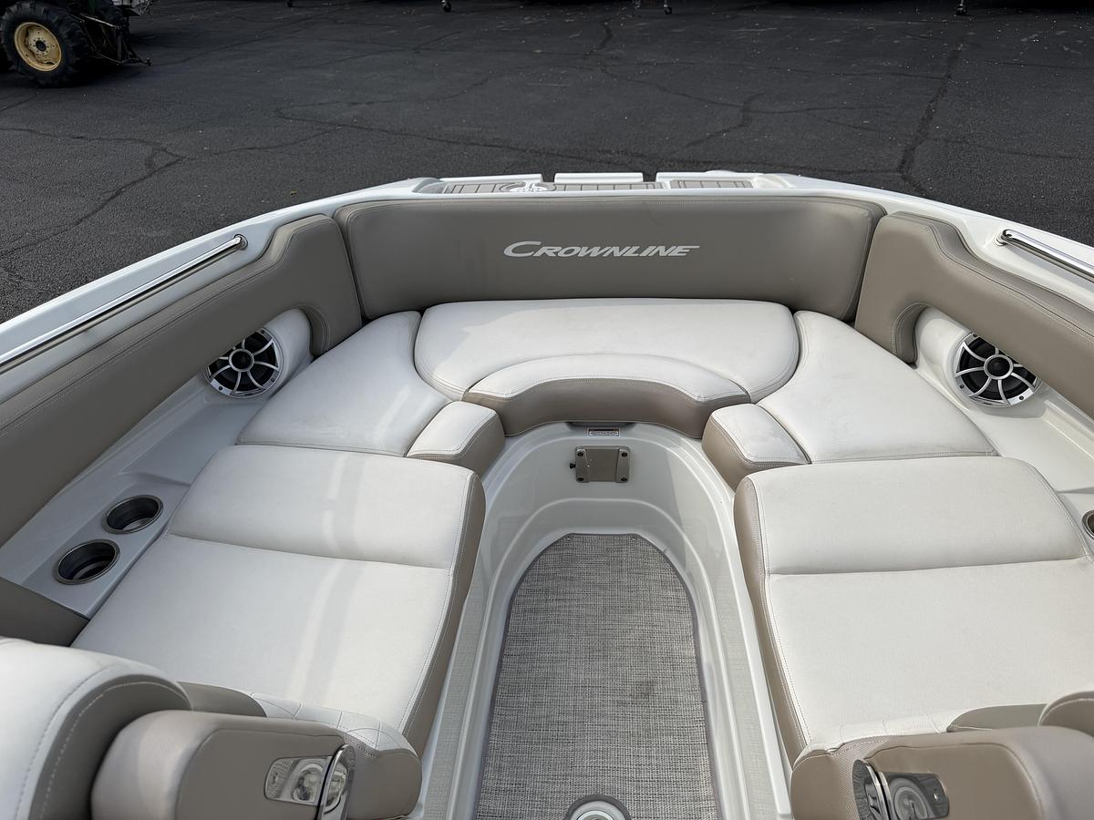 Used 2022 Crownline E255 XS