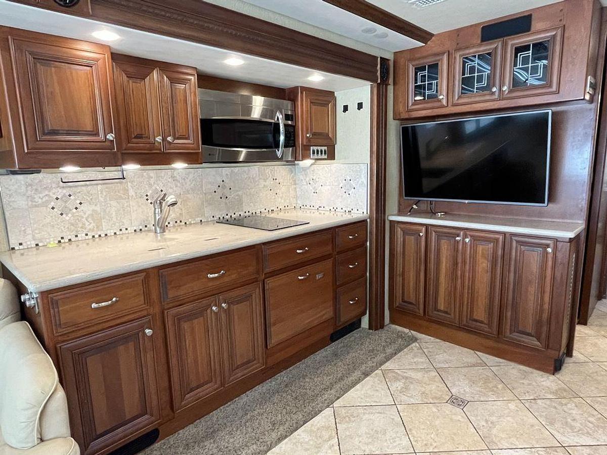 Used 2012 American Coach Revolution 42W