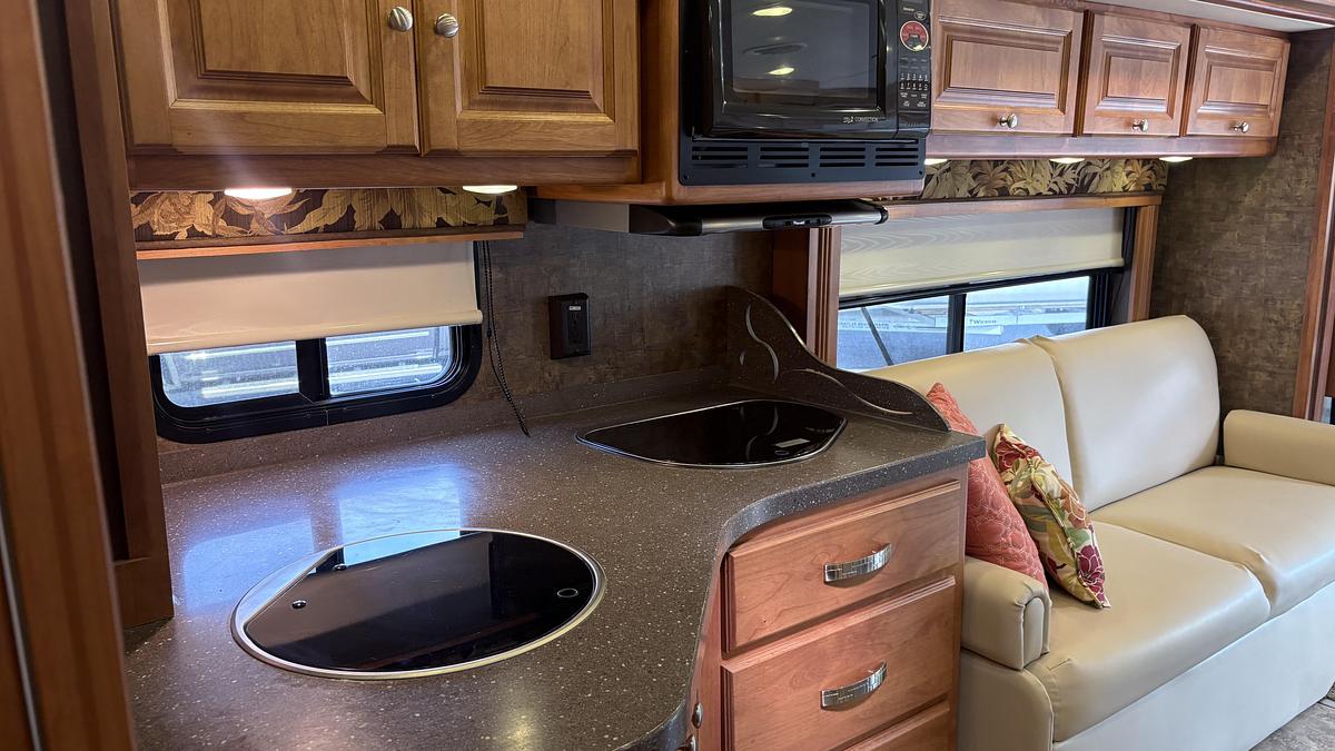Used 2011 Tiffin Breeze M-28BR