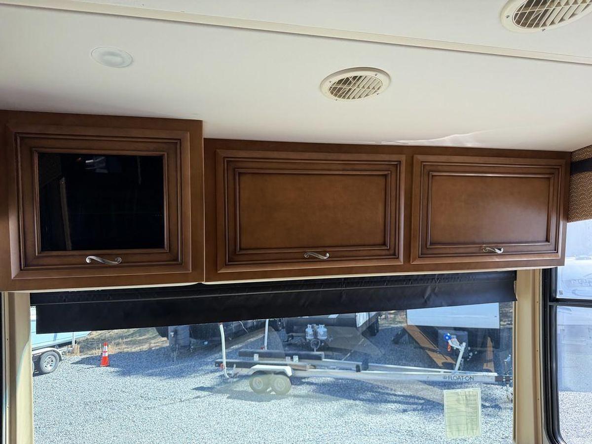 Used 2014 Newmar Canyon Star 3953