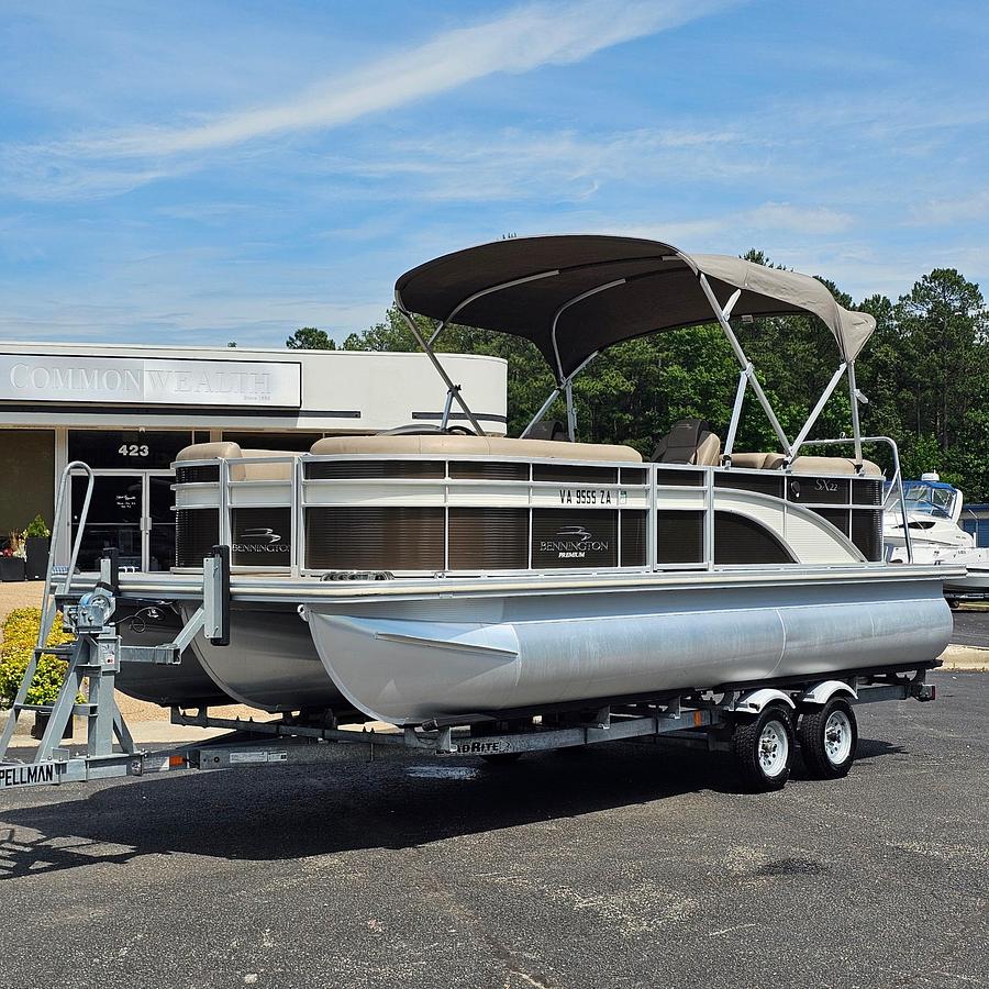 Used 2020 Bennington 22 SXP