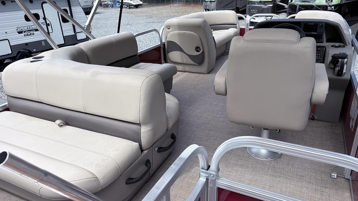 Used 2025 Suntracker Party Barge 18 DLX
