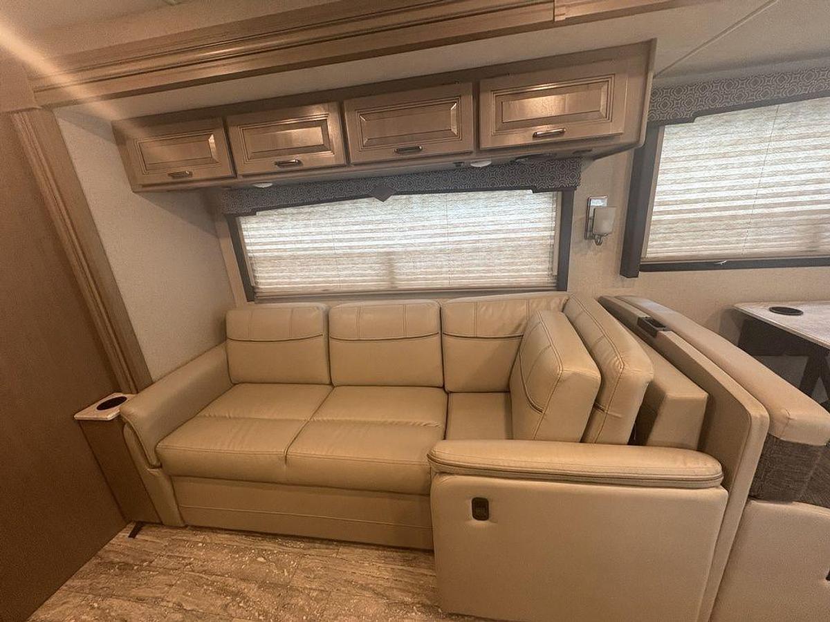 2020 Thor Motor Coach Hurricane 35M