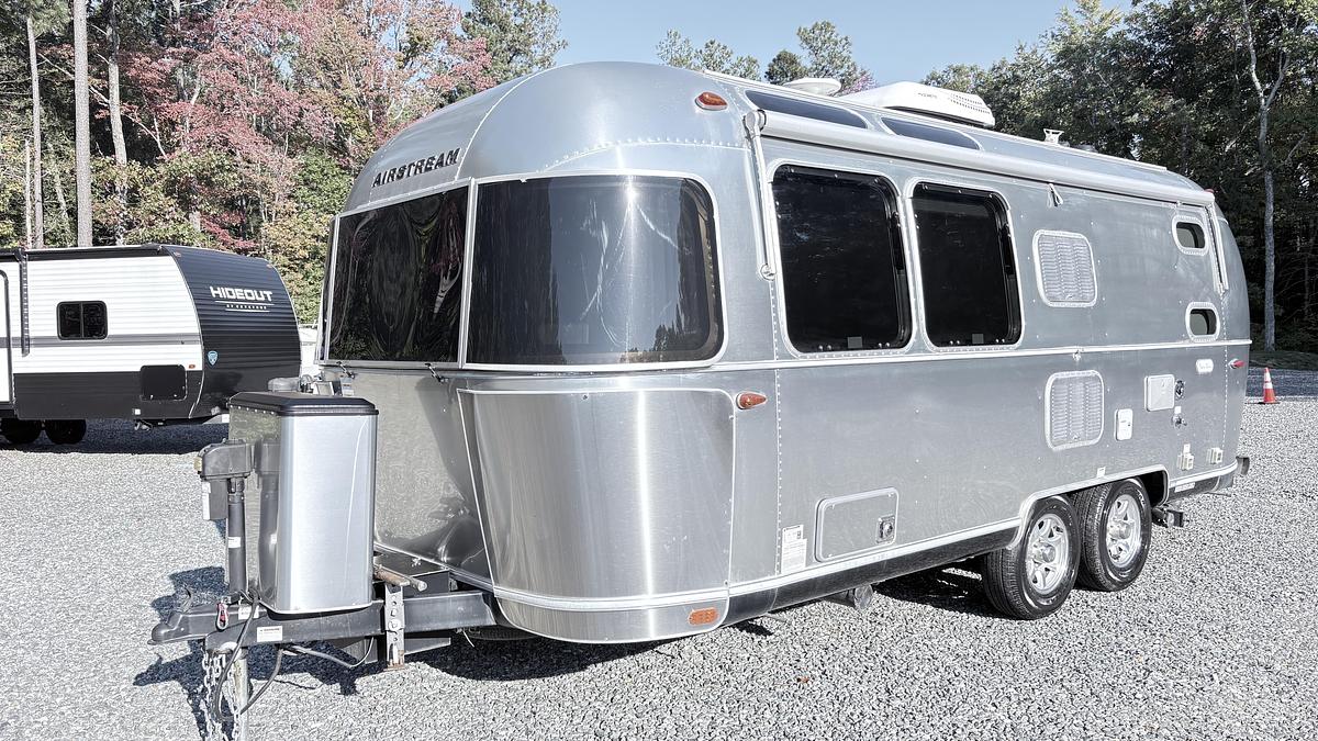 Used 2021 AIRSTREAM Flying Cloud 23CB
