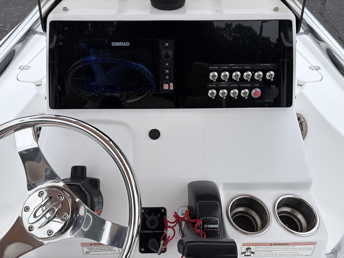 Used 2016 Sportsman Masters 207 Bay Boat