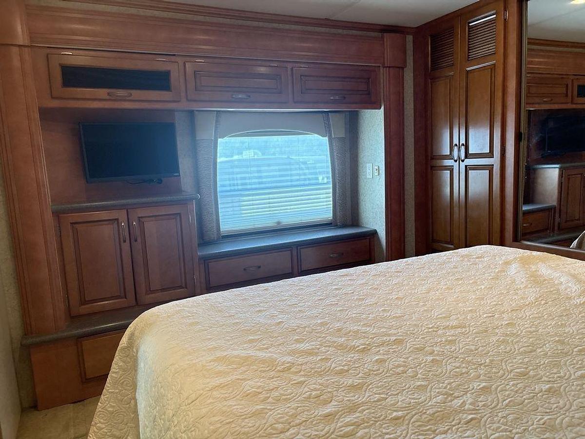 Used 2010 Newmar Ventana M-4333