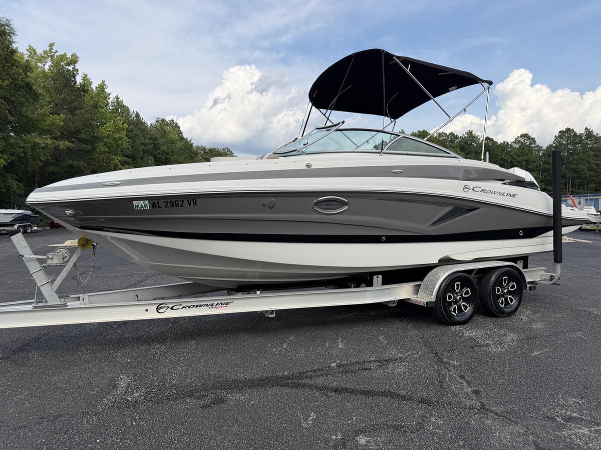 Used 2022 Crownline E255 XS