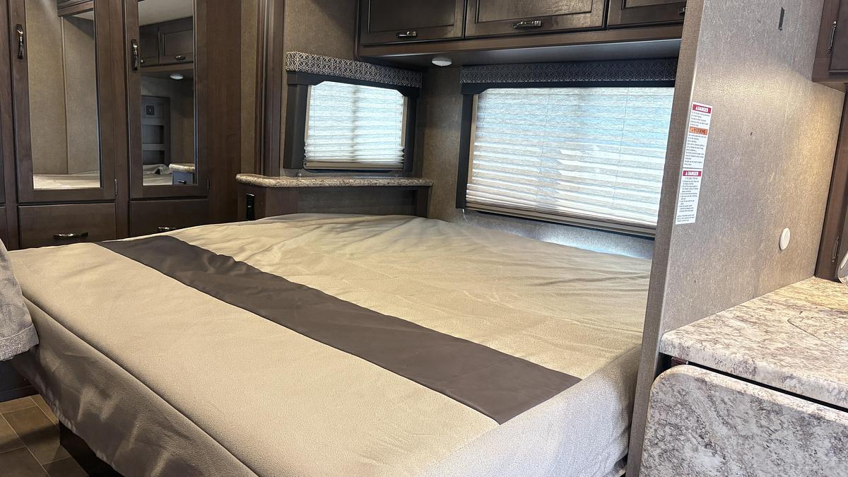 Used 2020 Thor Chateau