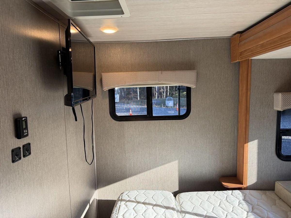 Used 2020 NeXus RV Viper 25V