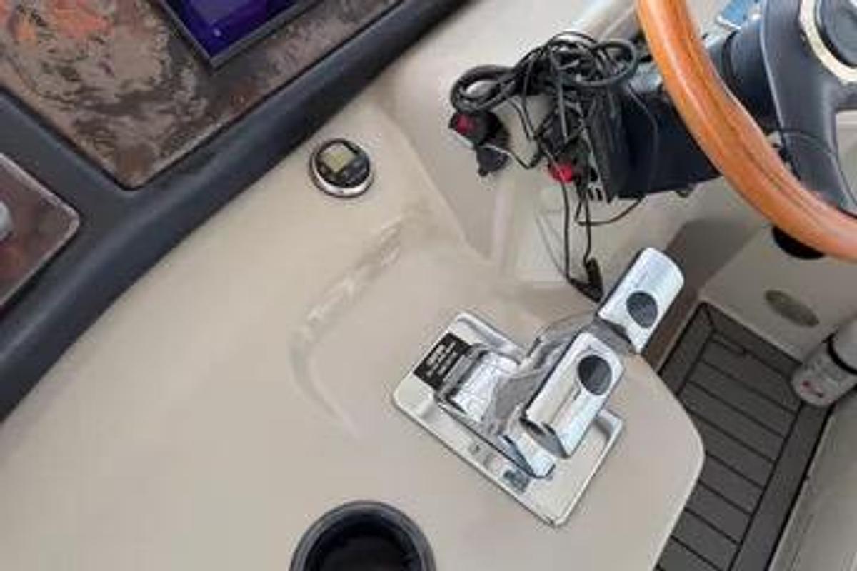 Used 2003 Cruisers Yachts  405 Express Motoryacht