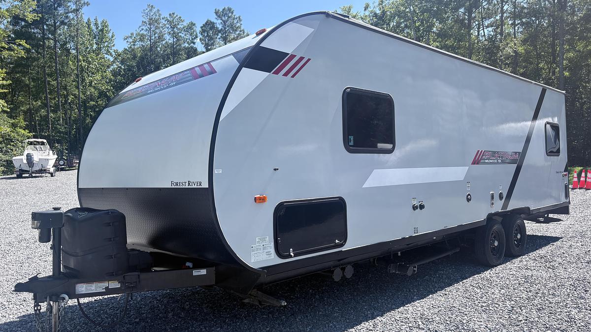 Used 2021 Forest River Wildwood FSX Platimun M-210RTX