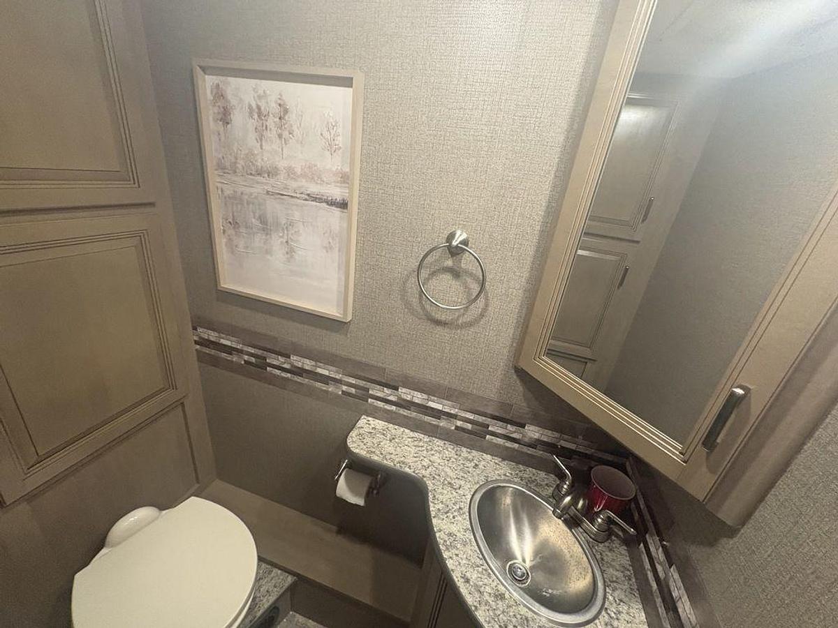 2020 Thor Motor Coach Hurricane 35M