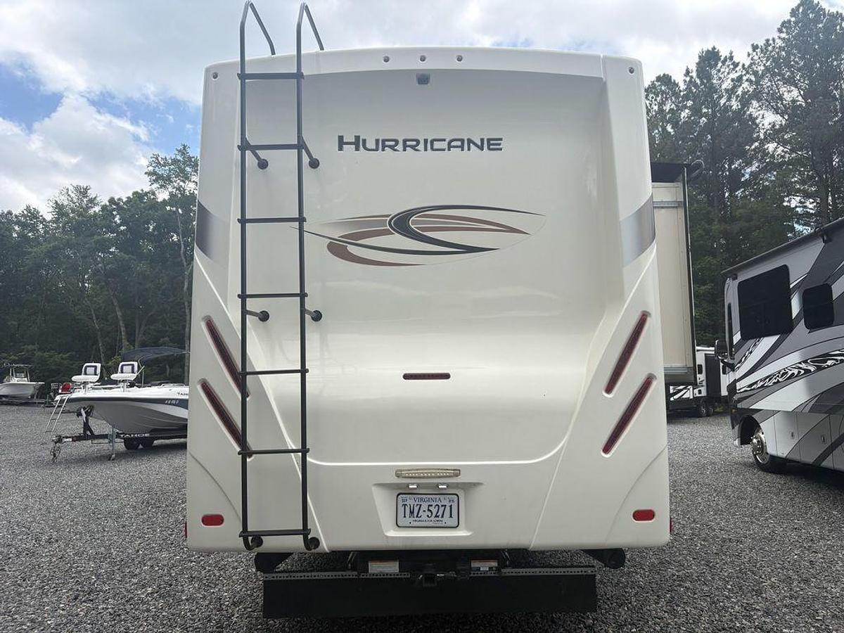 2020 Thor Motor Coach Hurricane 35M