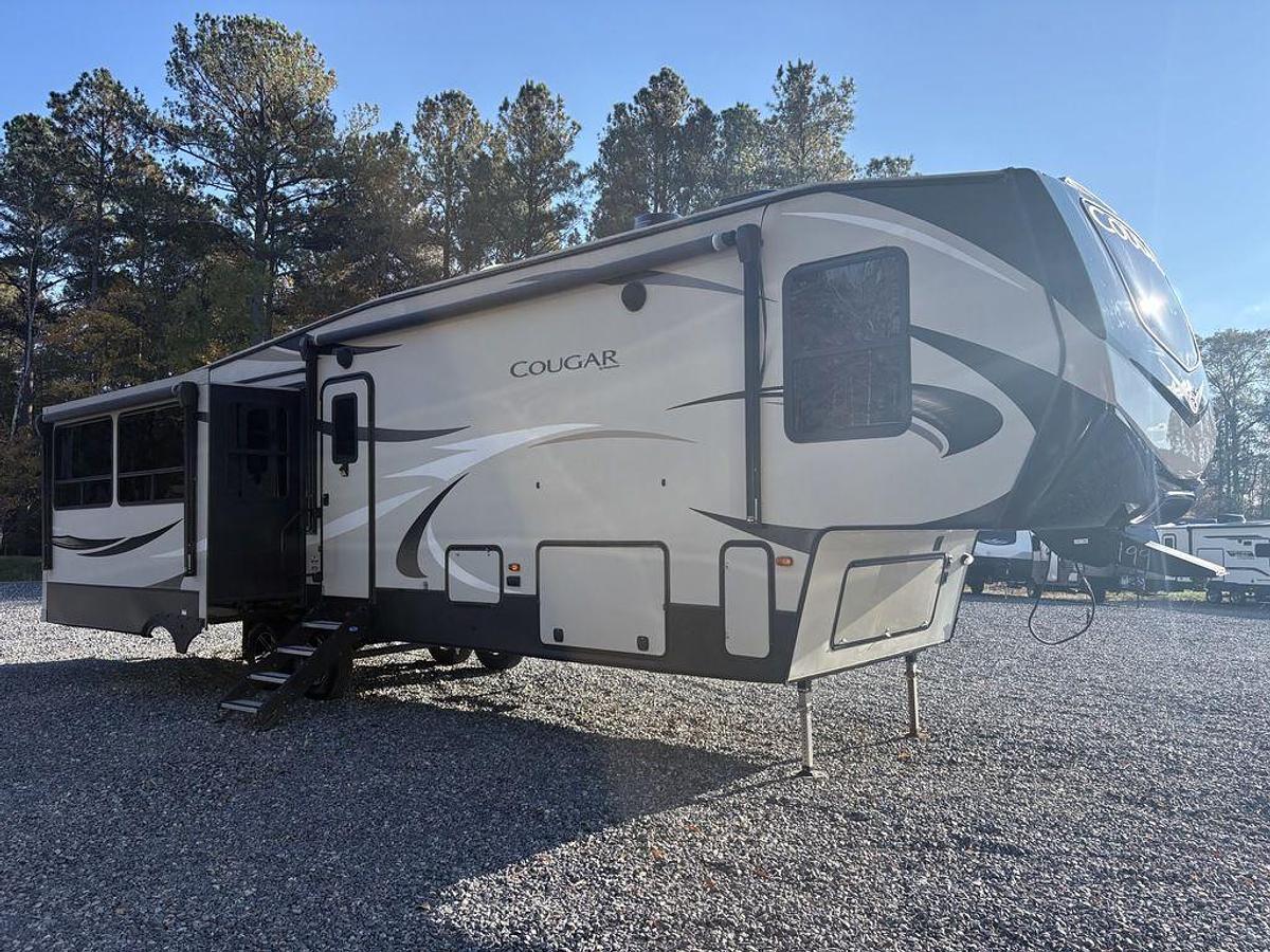 Used 2019 Keystone Cougar 361RLW