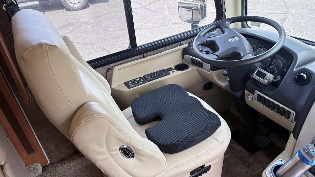 Used 2011 Tiffin Breeze M-28BR