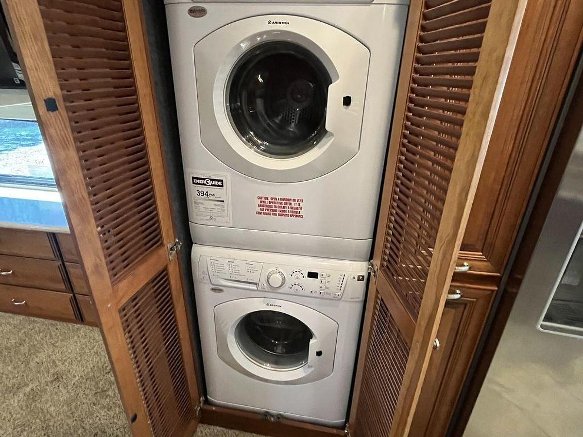 Used 2012 American Coach Revolution 42W