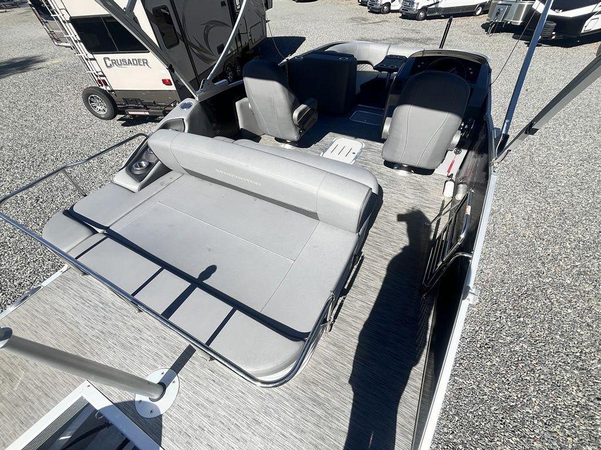 Used 2022 Bennington 23LT
