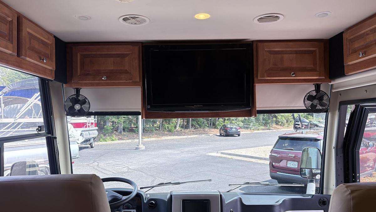 Used 2011 Tiffin Breeze M-28BR