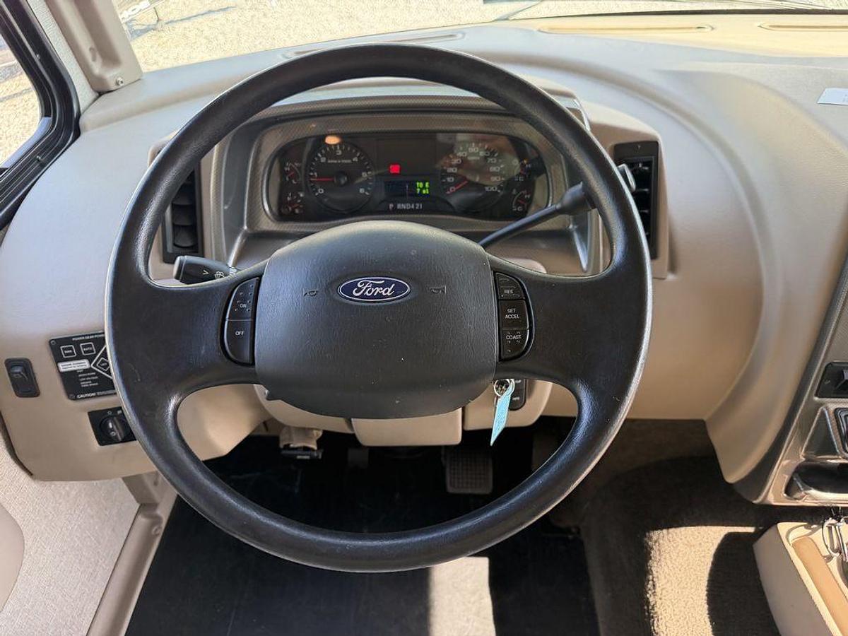 Used 2018 Winnebago Vista 27PE