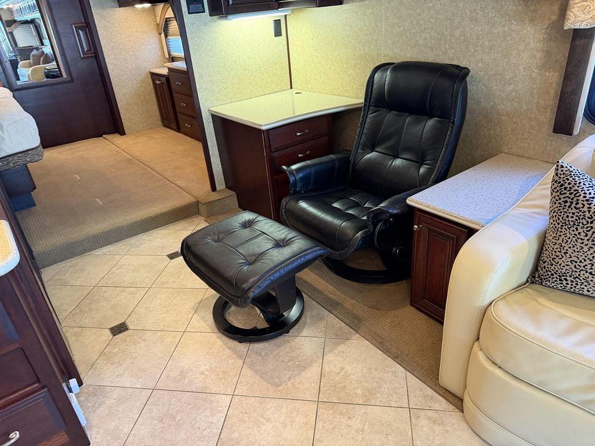 Used 2008 Fleetwood Revolution 42K