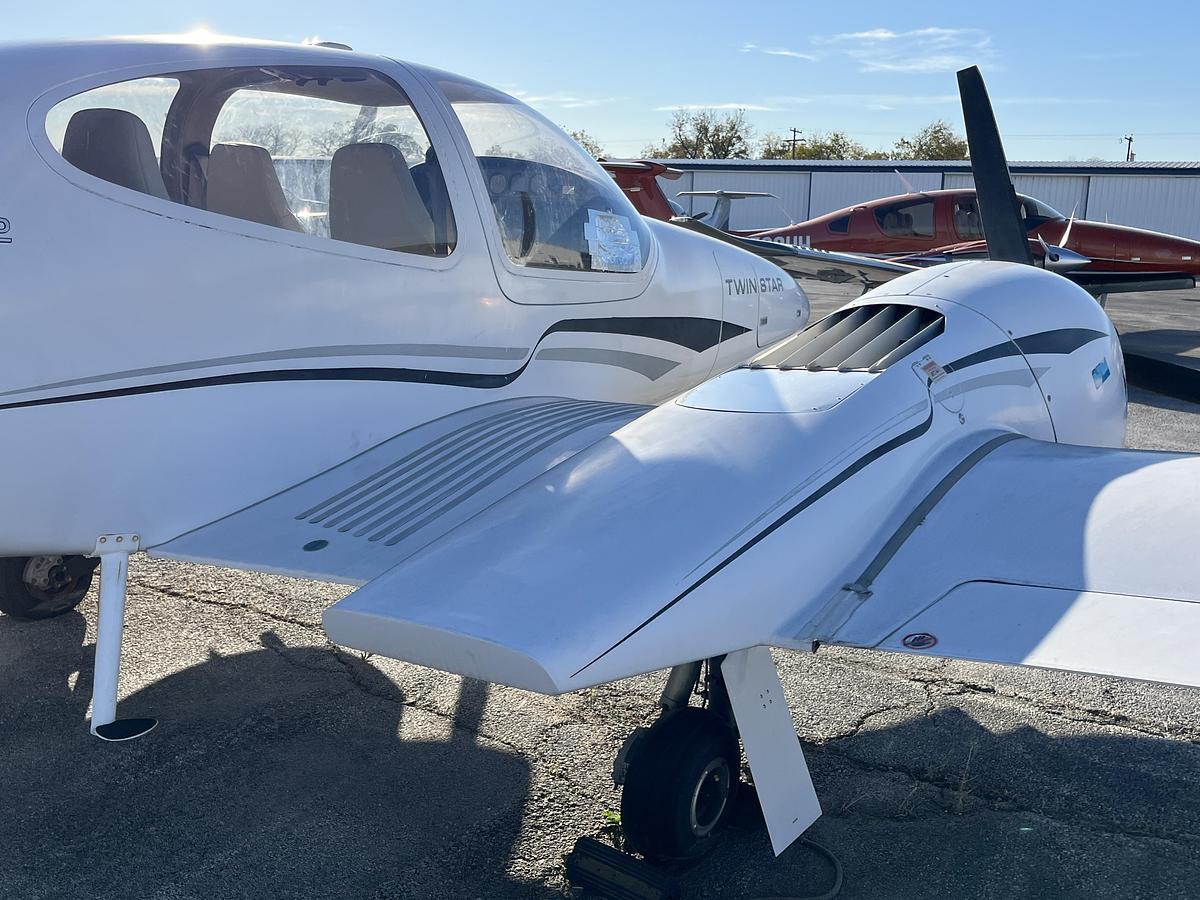 Used 2007 Diamond DA 42