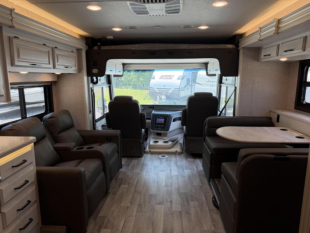 Used 2023 Jayco precept 31UL