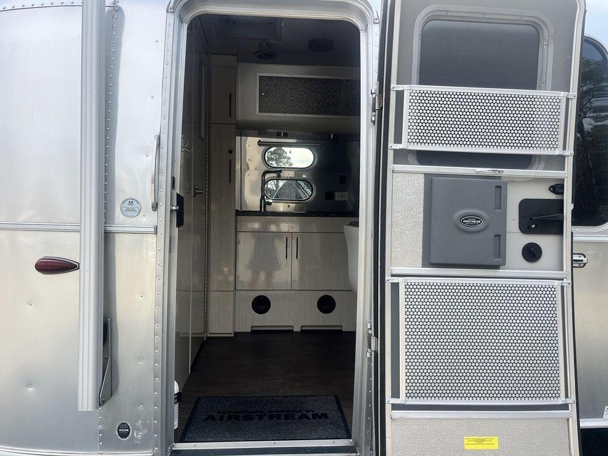 Used 2019 Airstream International Serenity