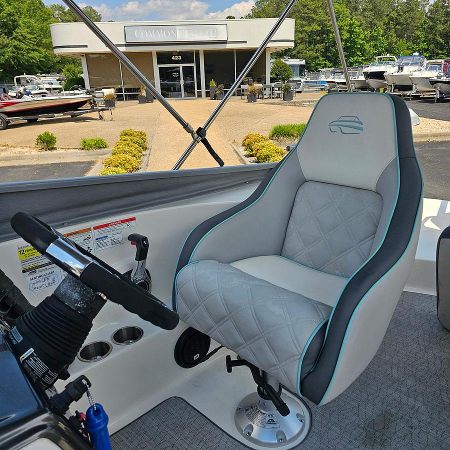 Used 2022 Splendor Boats 239 Sunstar