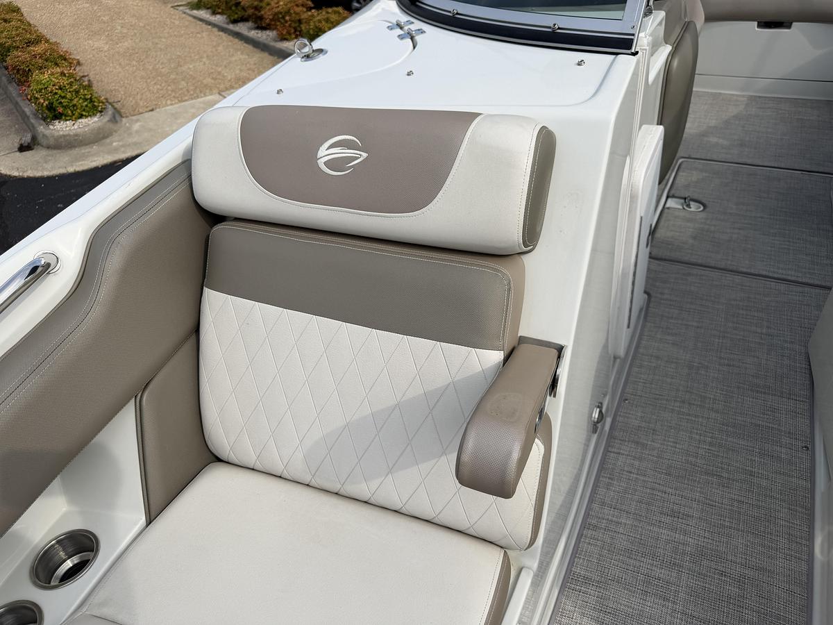 Used 2022 Crownline E255 XS