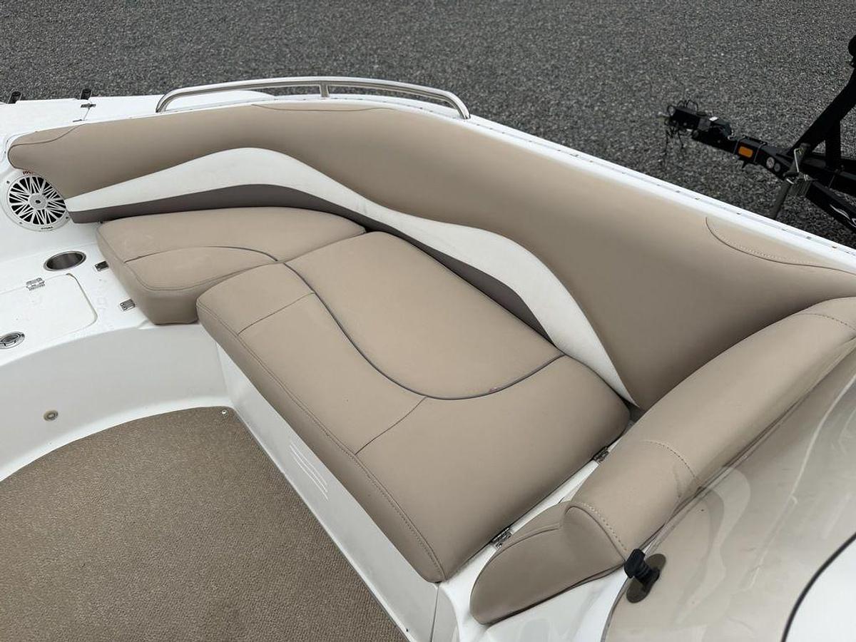 Used 2016 Hurricane SS202