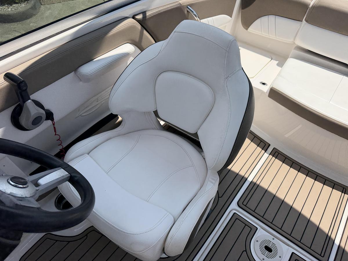 Used 2019 Chaparral H20 21