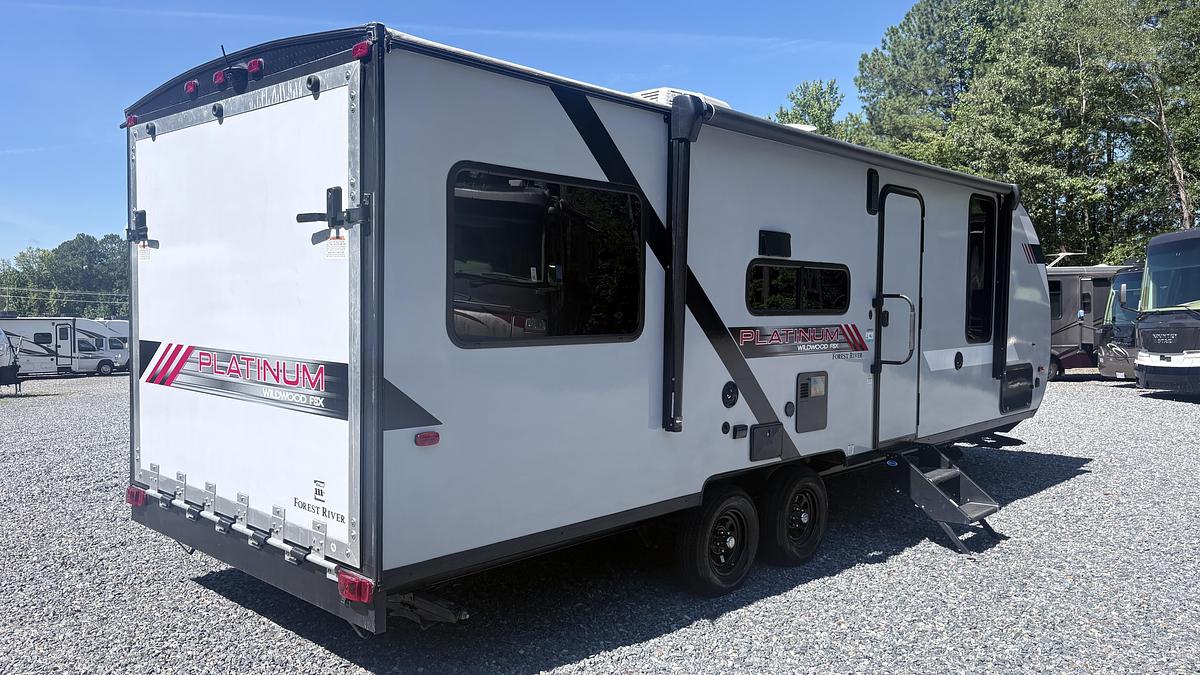 Used 2021 Forest River Wildwood FSX Platimun M-210RTX
