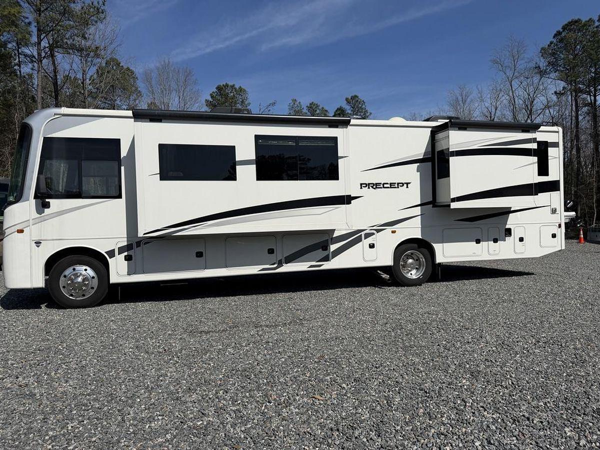 Used 2024 Jayco Precept 36A