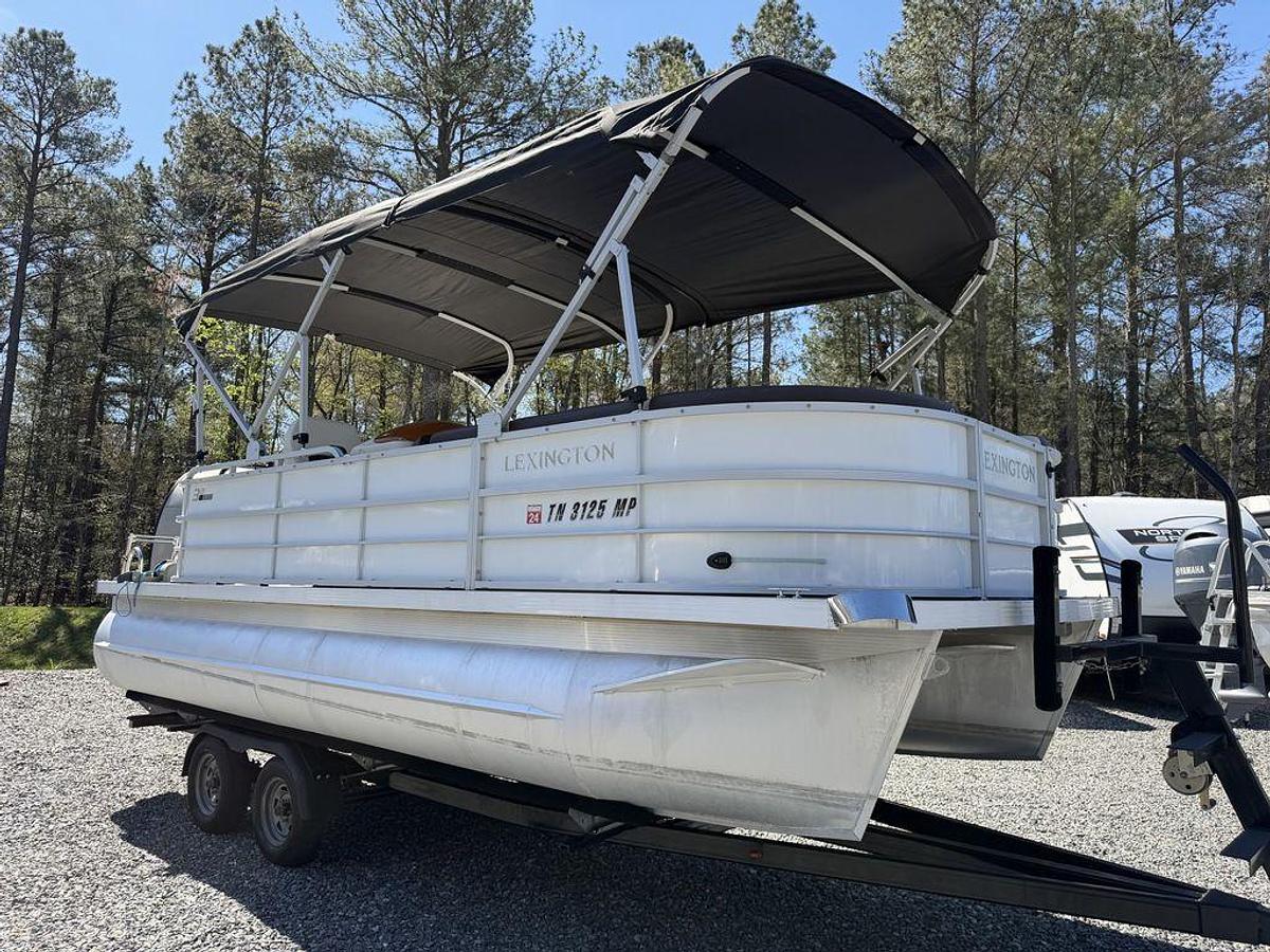 Used 2021 Lexington 321