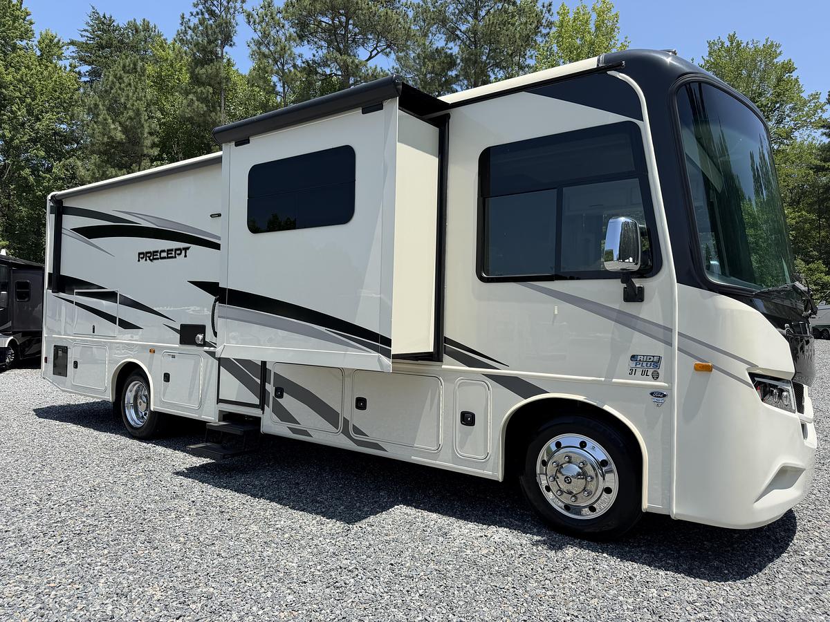 Used 2023 Jayco precept 31UL
