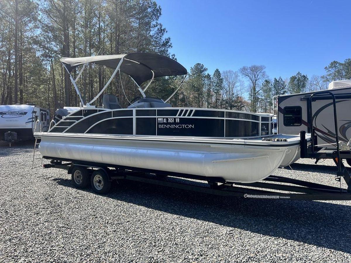 Used 2022 Bennington 23LT