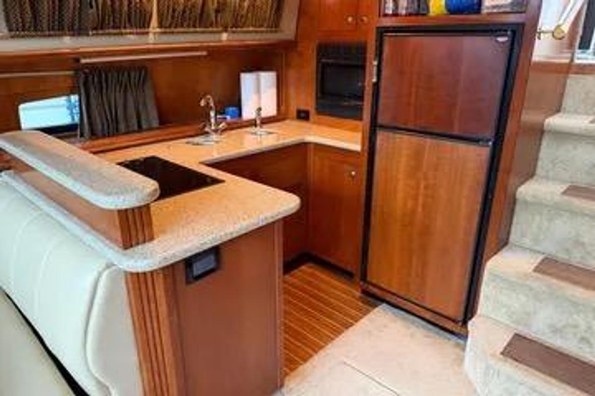 Used 2003 Cruisers Yachts  405 Express Motoryacht