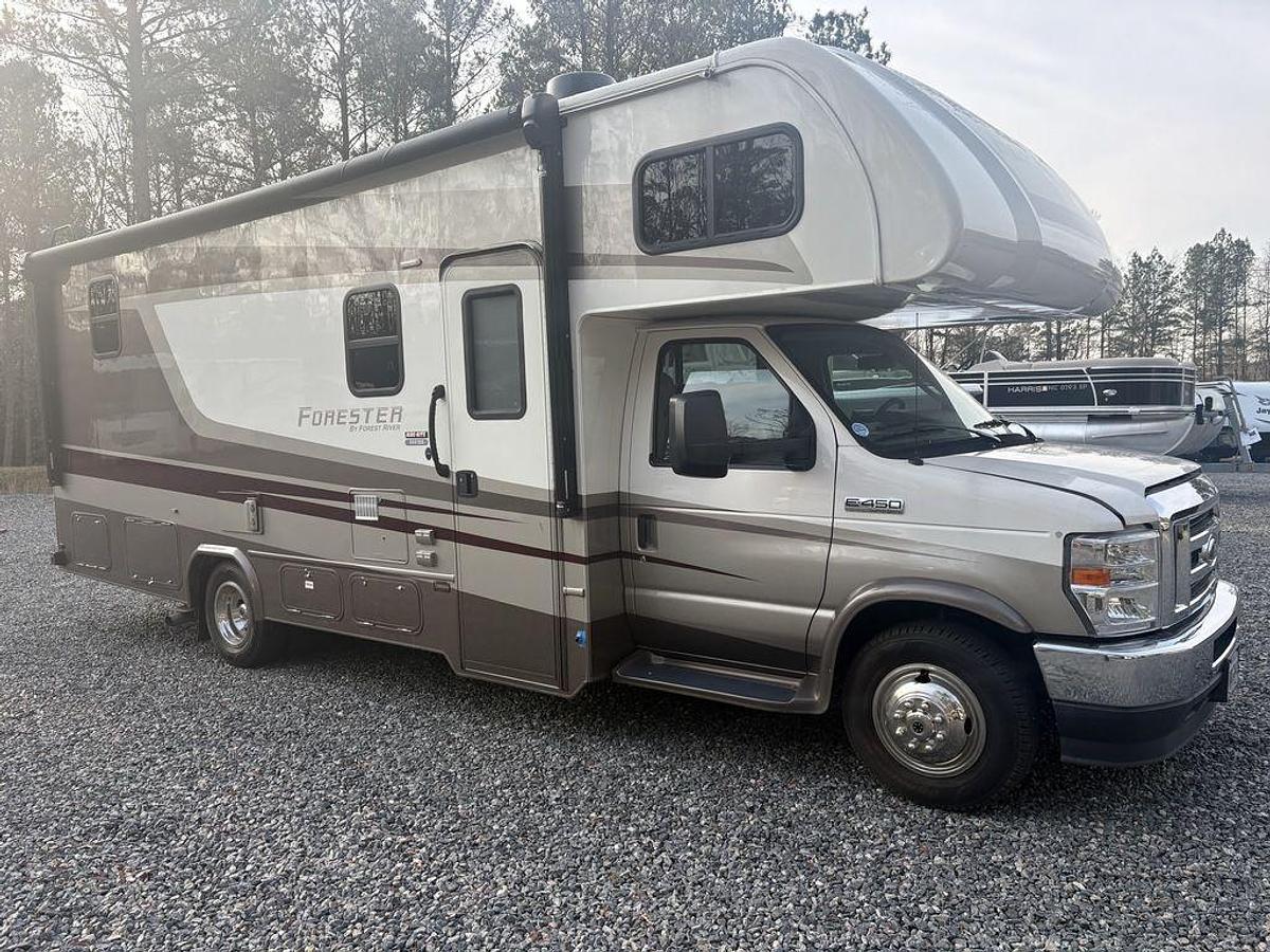 2021 Forest River Forester Classic 2441DS Ford Chassis