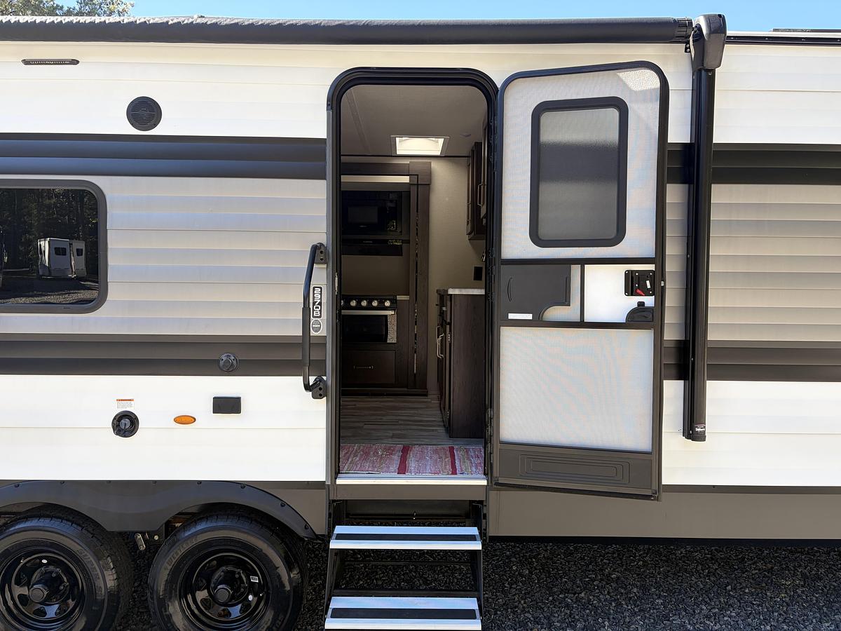 Used 2022 Grand Design Transcend Xplor 297QB